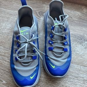 Boys Nike Shoes Size 2